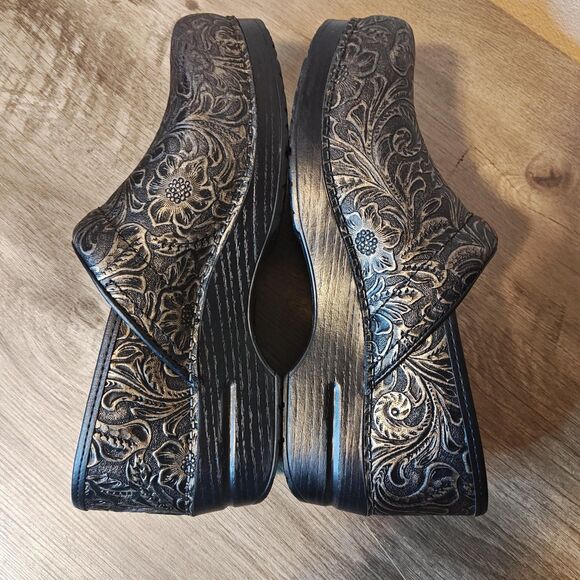 Dansko Shoes Womens Size 41 10.5 Black Metallic Professional Clogs Tooled - Picture 9 of 12